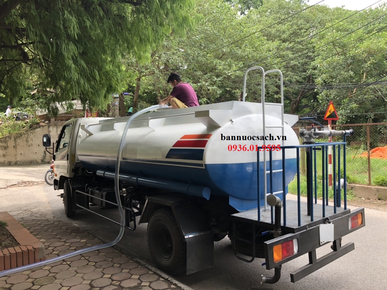 Xe bồn bán nước sạch sinh hoạt tại Hưng Yên